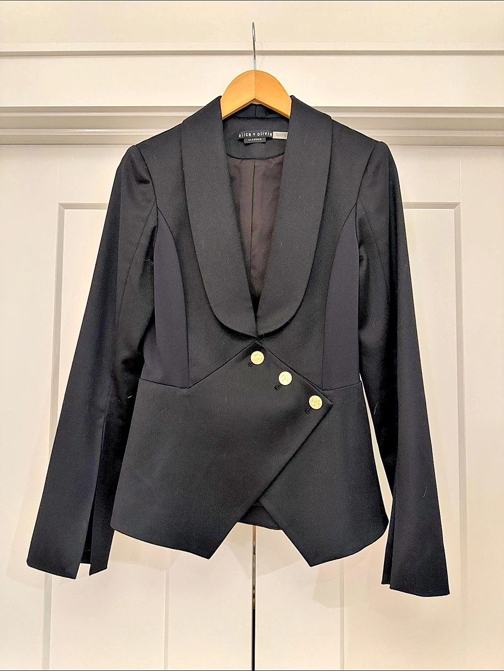 Alice + Olivia The Sculpt Blazer Black Gold-Tone Buttons - Worn Once
